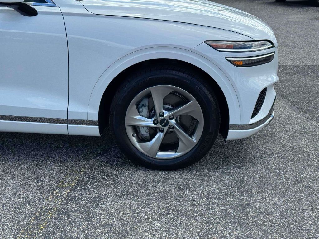 Certified 2026 Genesis GV70 2.5T AWD/4WD image 9