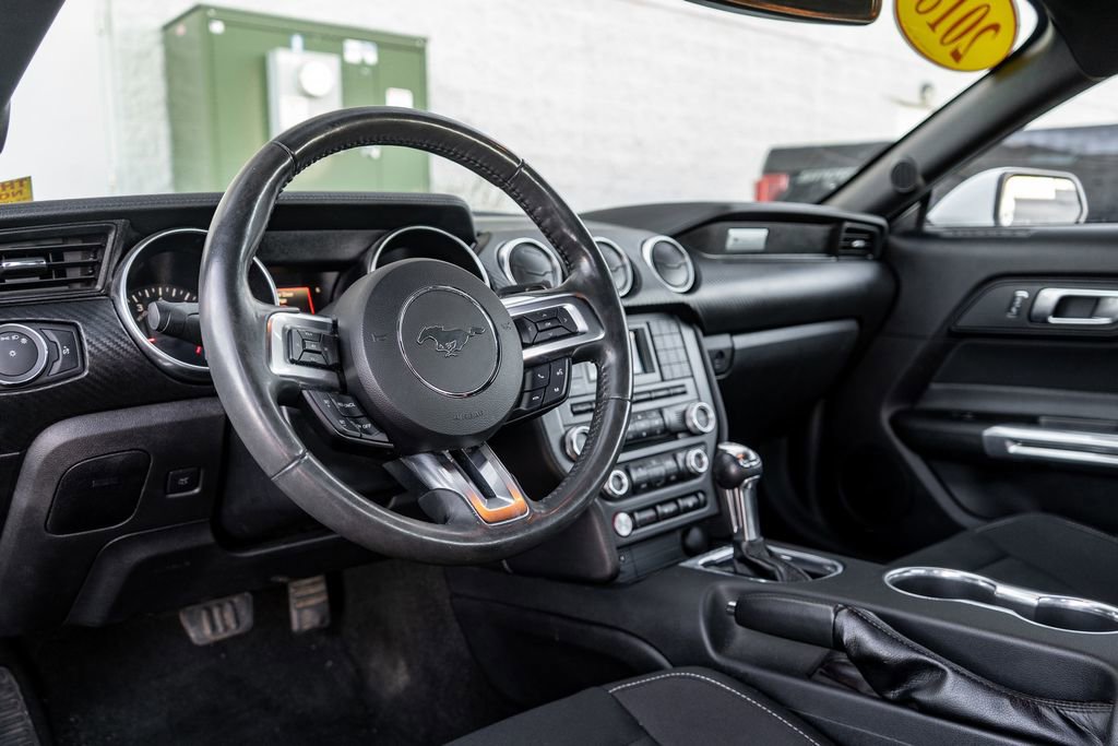 Used 2018 Ford Mustang EcoBoost image 18