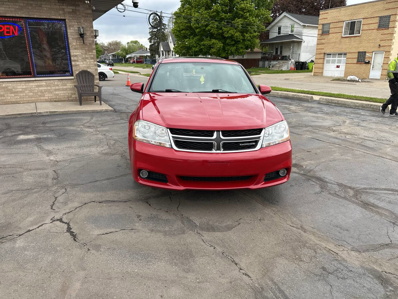 Used 2011 Dodge Avenger Heat FWD image 3