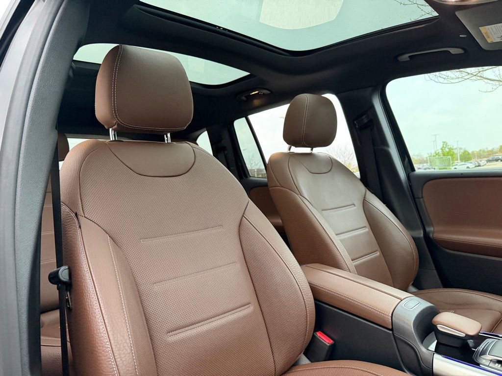 Used 2021 Mercedes-Benz GLB 250 4MATIC image 21