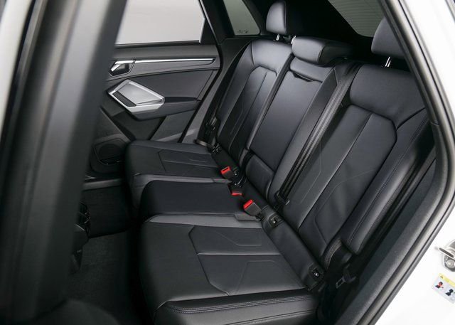 New 2025 Audi Q3 2.0T Premium image 11