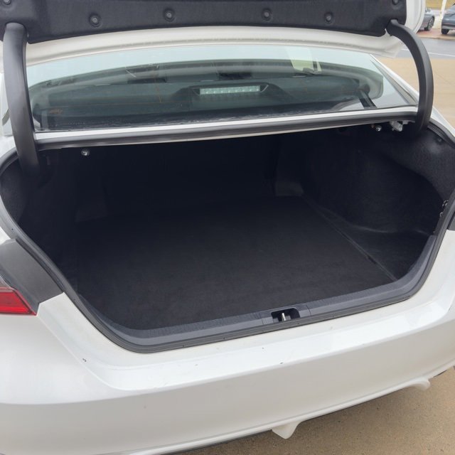 Used 2024 Toyota Camry SE image 38