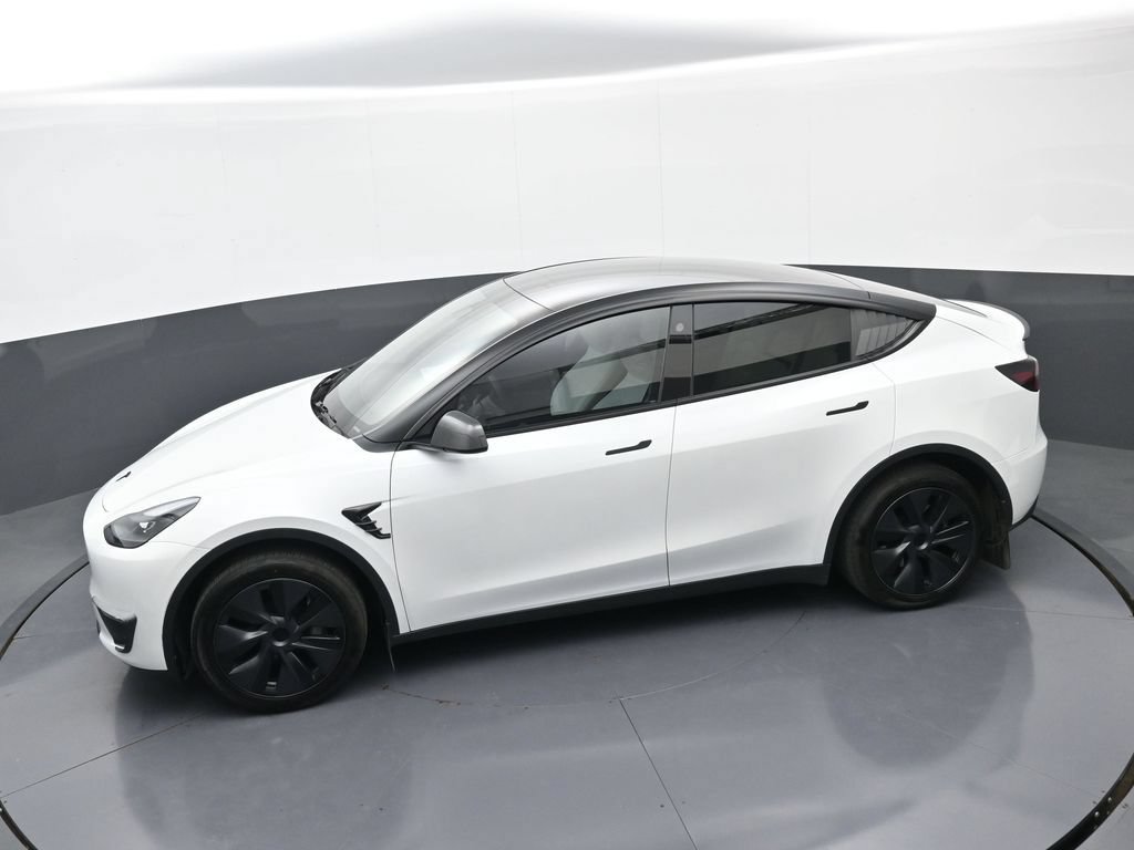 Used 2025 Tesla Model Y Long Range RWD image 33