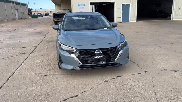 Used 2024 Nissan Sentra SV FWD image 3