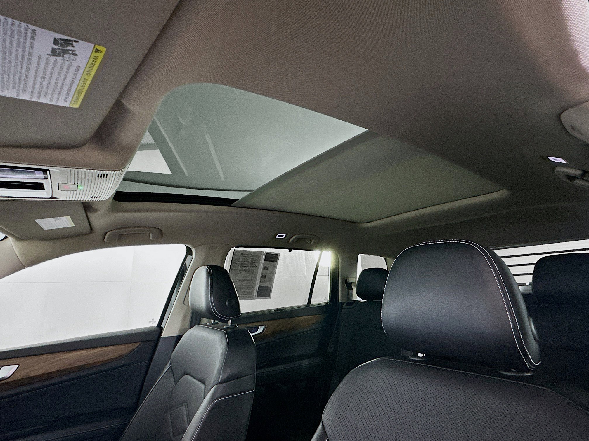 Used 2024 Volkswagen Atlas SE image 26