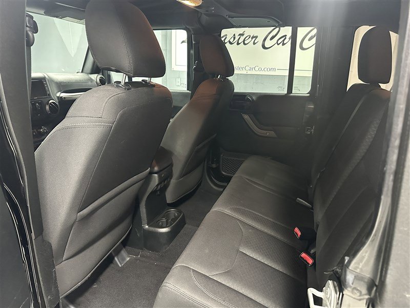 Used 2018 Jeep Wrangler Unlimited Sport S AWD/4WD image 3