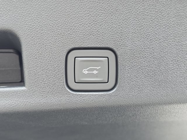 New 2026 Chevrolet Traverse RS w/ LPO, Floor Liner Package FWD image 12