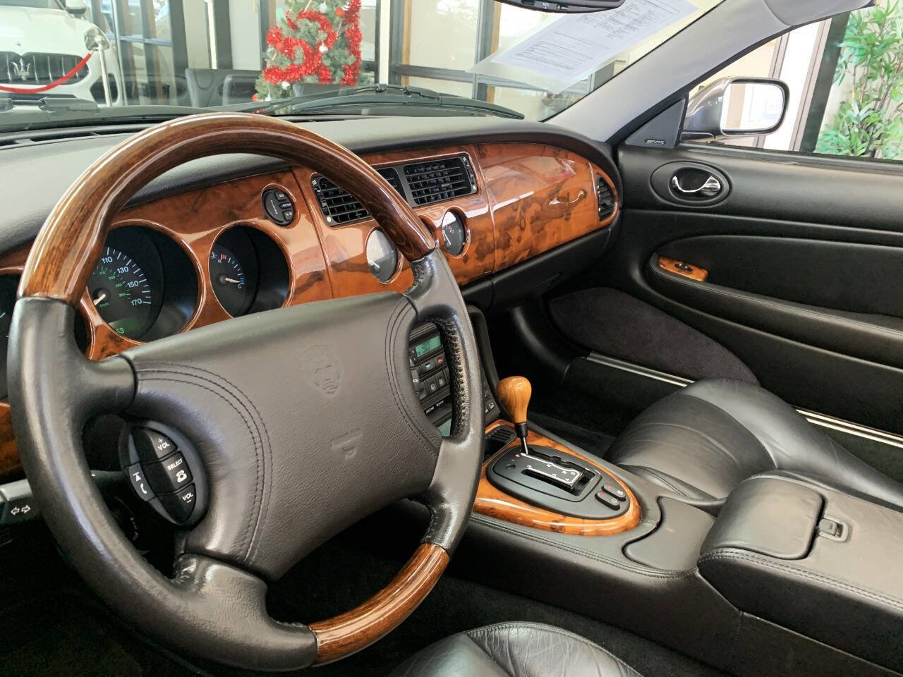 Used 2000 Jaguar XK8 Convertible image 8