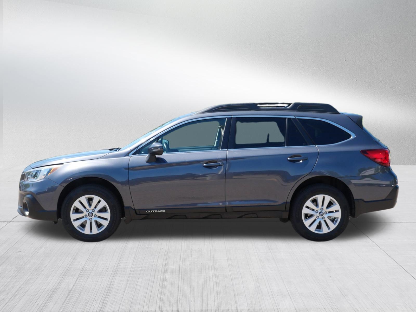 Used 2018 Subaru Outback 2.5i Premium AWD/4WD image 4