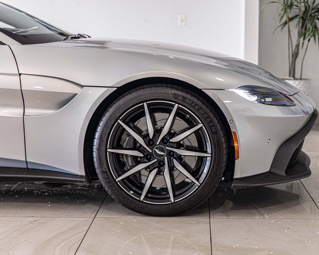 Used 2020 Aston Martin V8 Vantage Coupe RWD image 10
