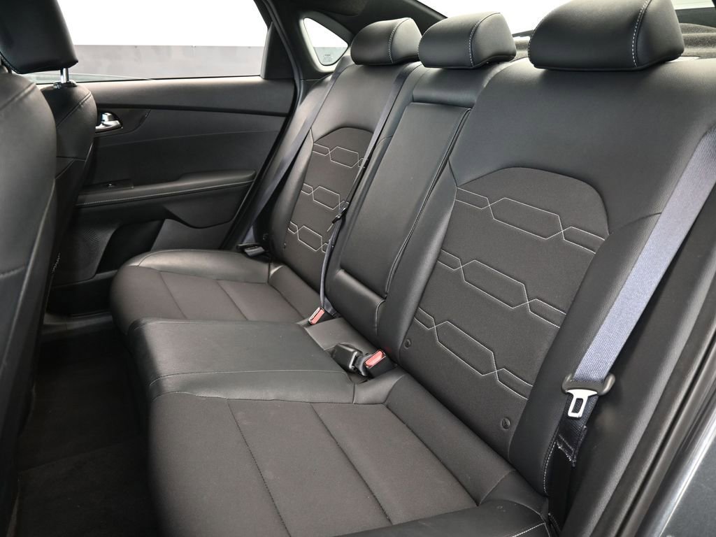 Used 2024 Kia Forte GT-Line image 33