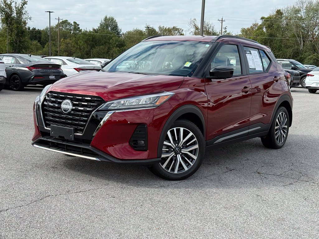 Used 2024 Nissan Kicks SR w/ SR Premium Package FWD image 3