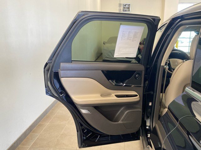 Used 2021 Lincoln Corsair Reserve AWD/4WD image 8