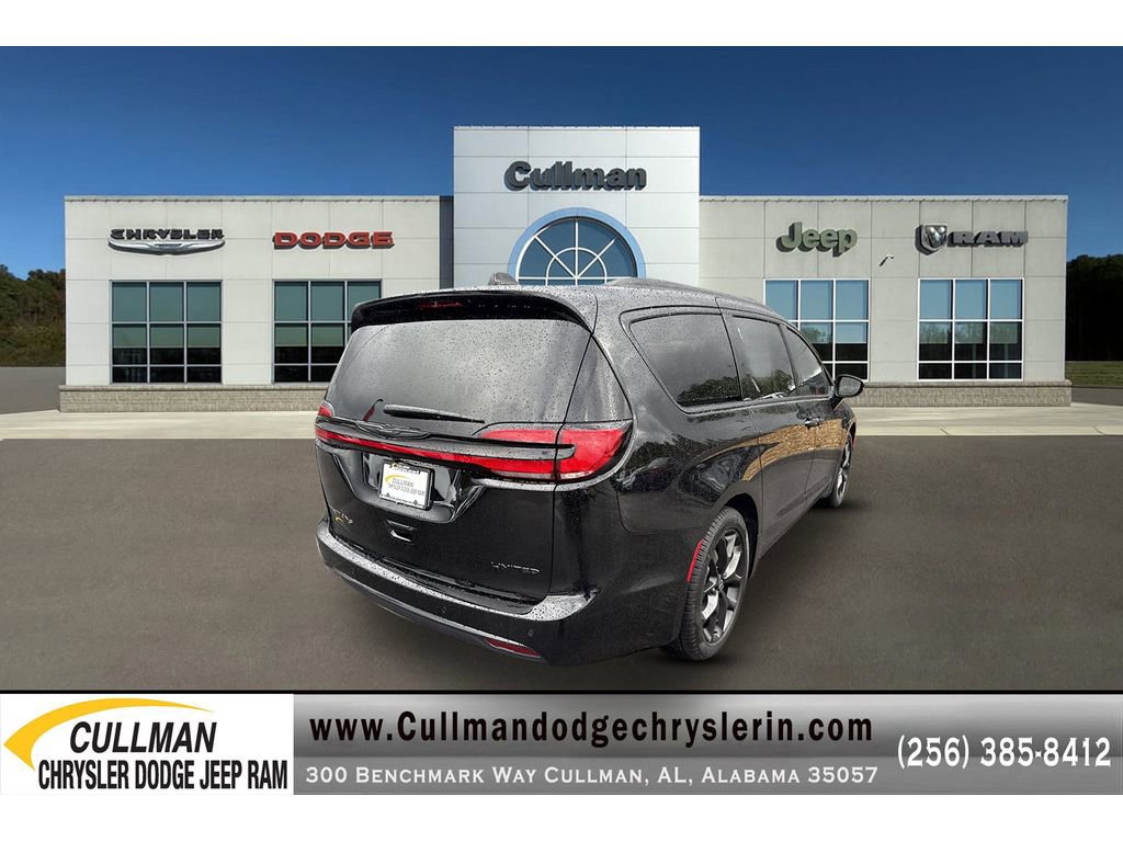 New 2026 Chrysler Pacifica Limited w/ S Appearance Package image 3