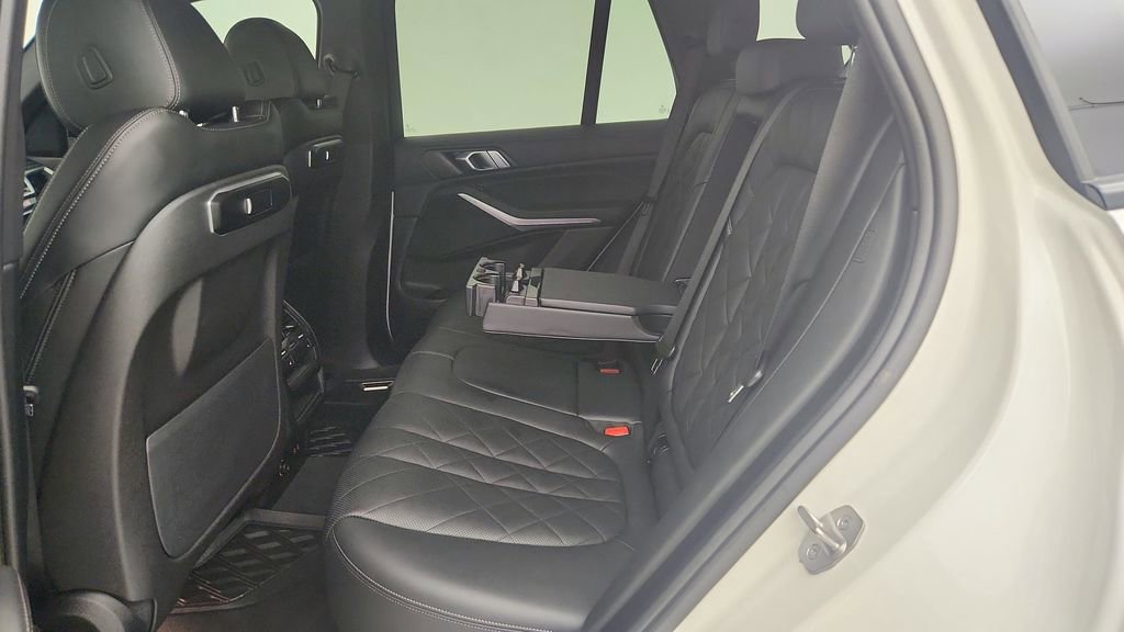 Used 2024 BMW X5 xDrive40i w/ M Sport Package image 26
