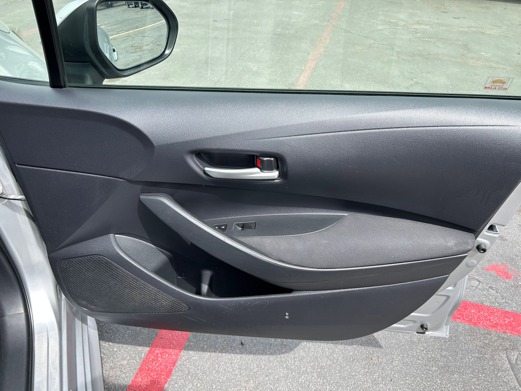 Used 2020 Toyota Corolla LE FWD image 27