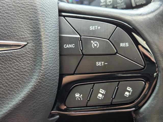 Used 2020 Chrysler Pacifica Touring-L Plus w/ Advanced Safetytec Group FWD image 27