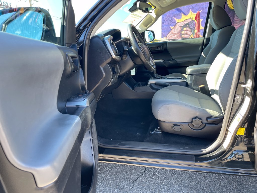 Certified 2019 Toyota Tacoma SR5 AWD/4WD image 14