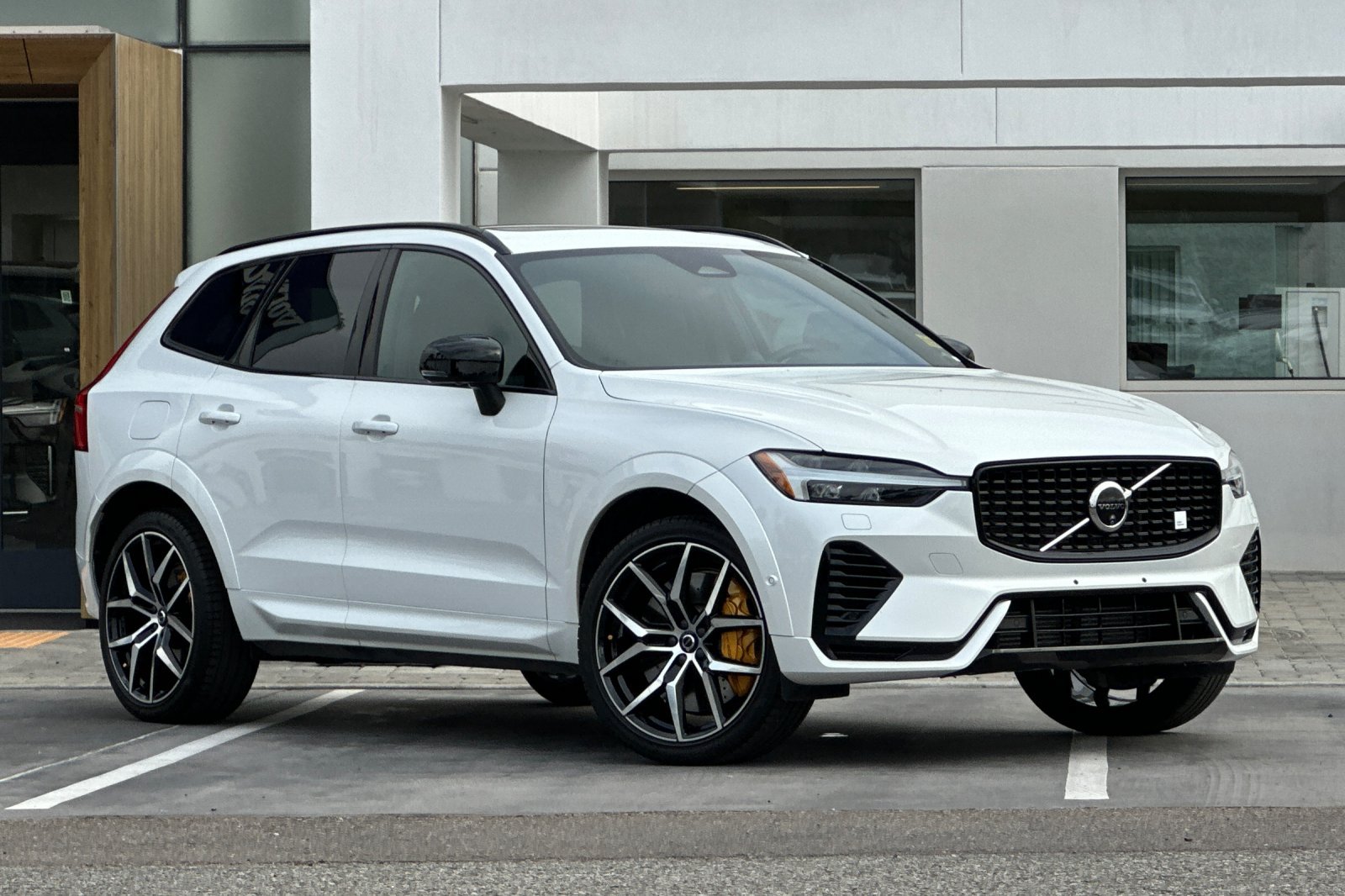 Certified 2024 Volvo XC60 T8 Polestar AWD/4WD image 2