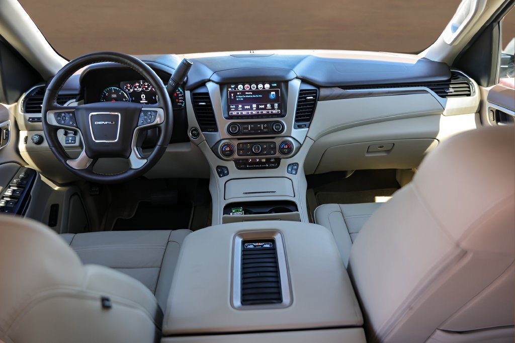 Used 2019 GMC Yukon Denali w/ Open Road Package RWD image 25