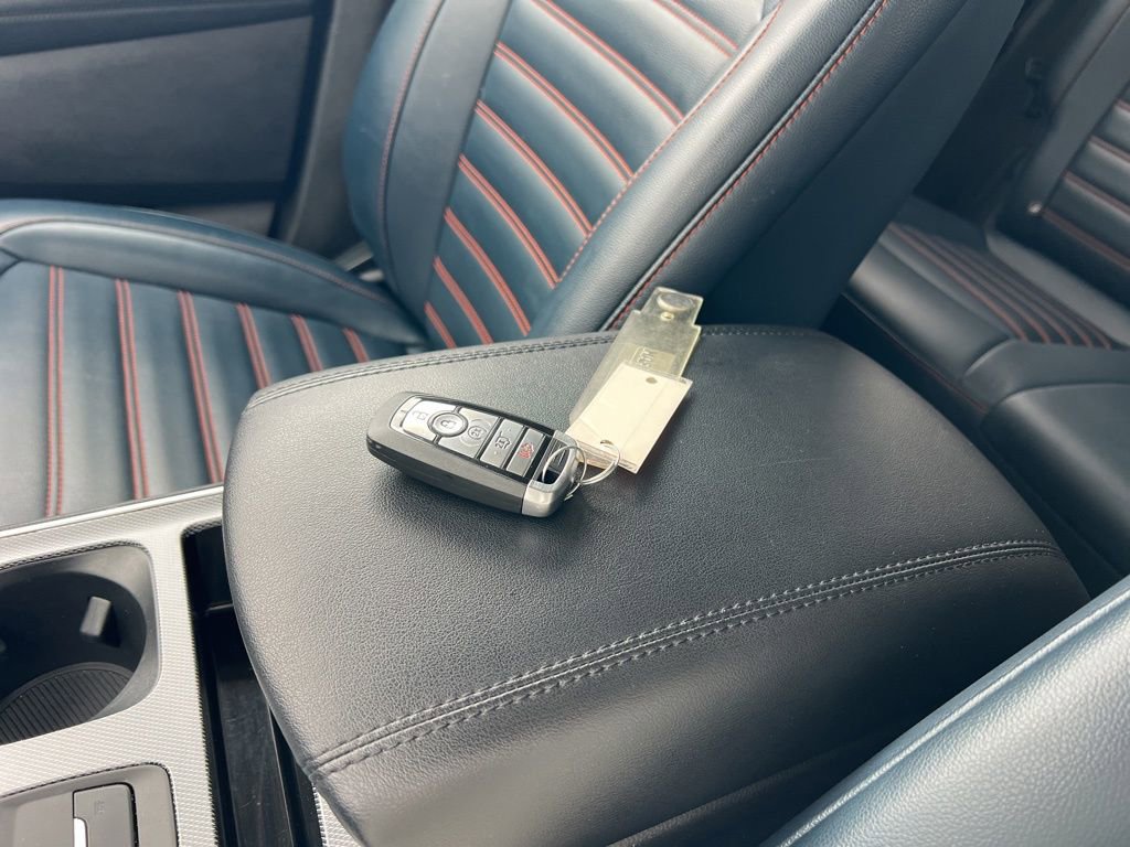 Used 2022 Ford Edge SEL w/ Sport Appearance Package image 25