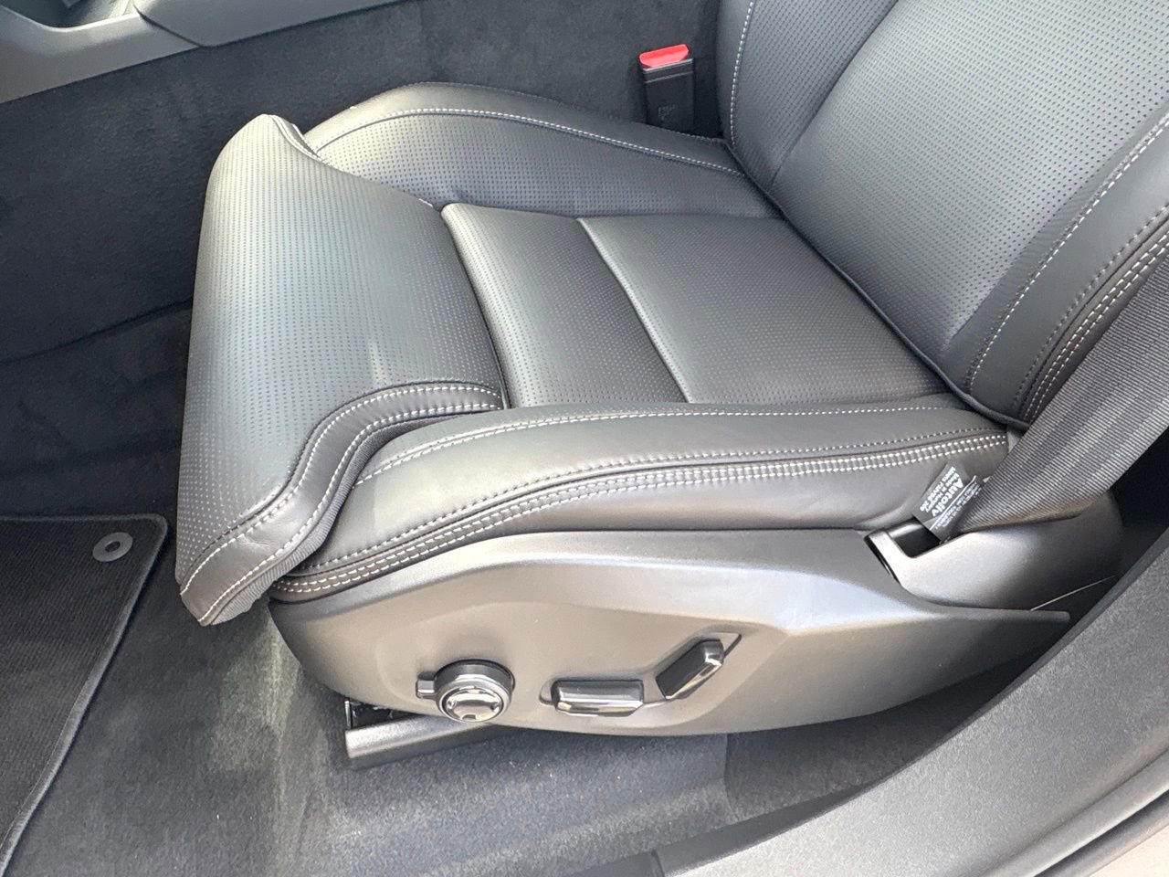 New 2026 Volvo XC90 B5 Ultra w/ Protection Package Premier image 19