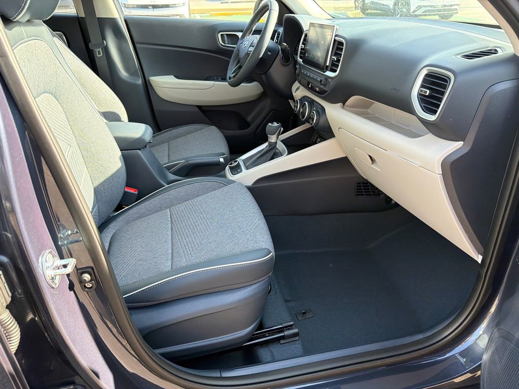 New 2026 Hyundai Venue SEL FWD image 13