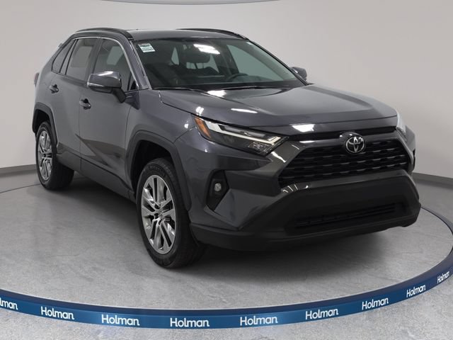 Used 2023 Toyota RAV4 XLE Premium FWD image 4