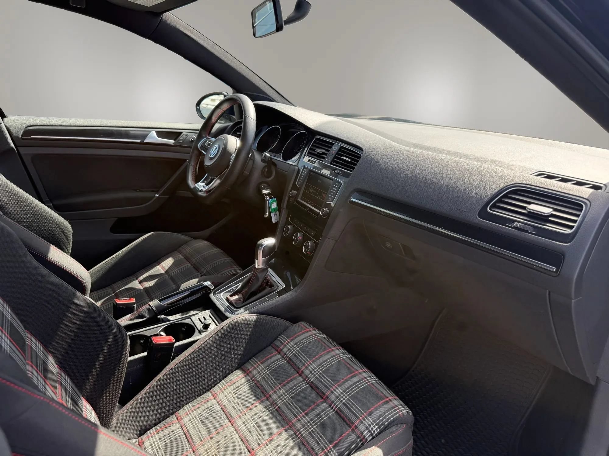 Used 2016 Volkswagen GTI S FWD image 38