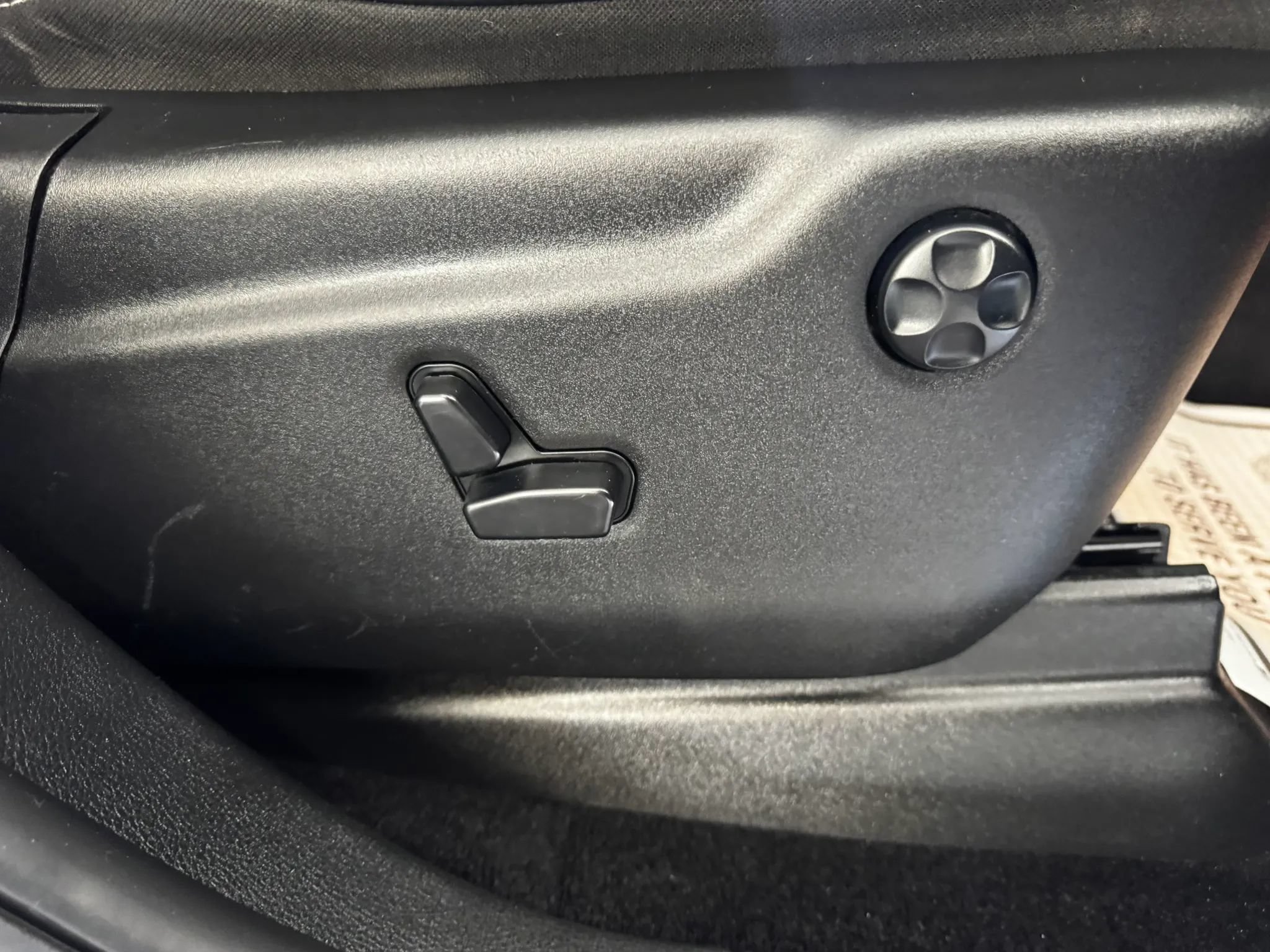 Used 2018 Jeep Grand Cherokee SRT AWD/4WD image 16