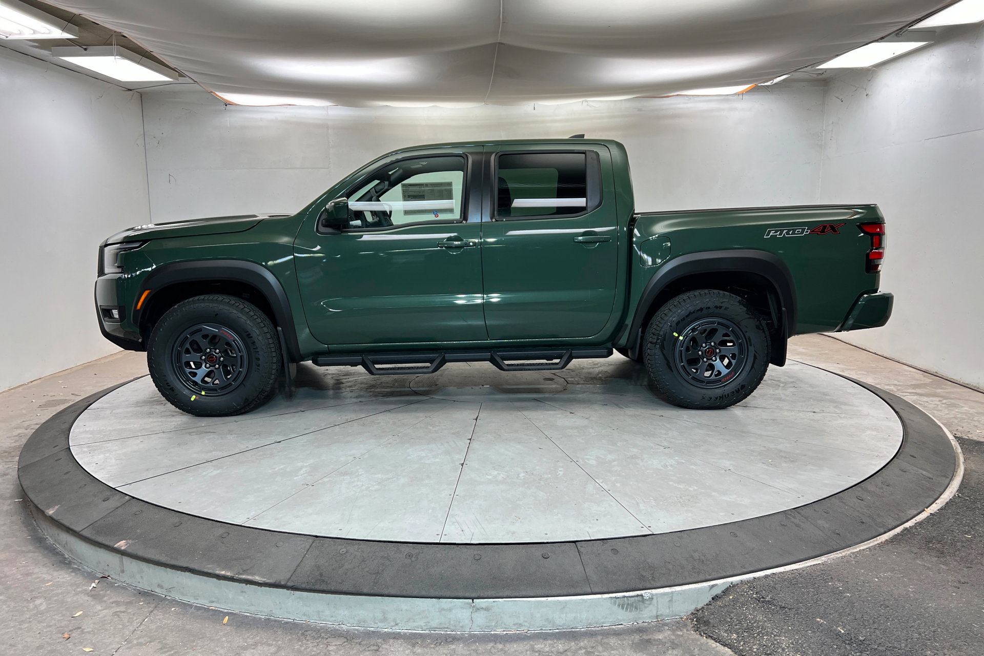 New 2026 Nissan Frontier PRO-4X w/ Tow Package image 2