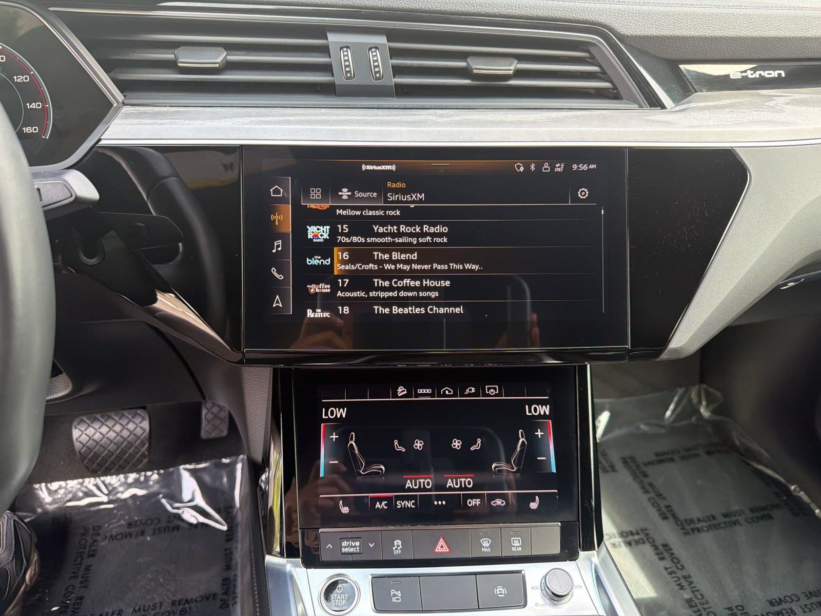 Used 2024 Audi Q8 e-tron Premium AWD/4WD image 20