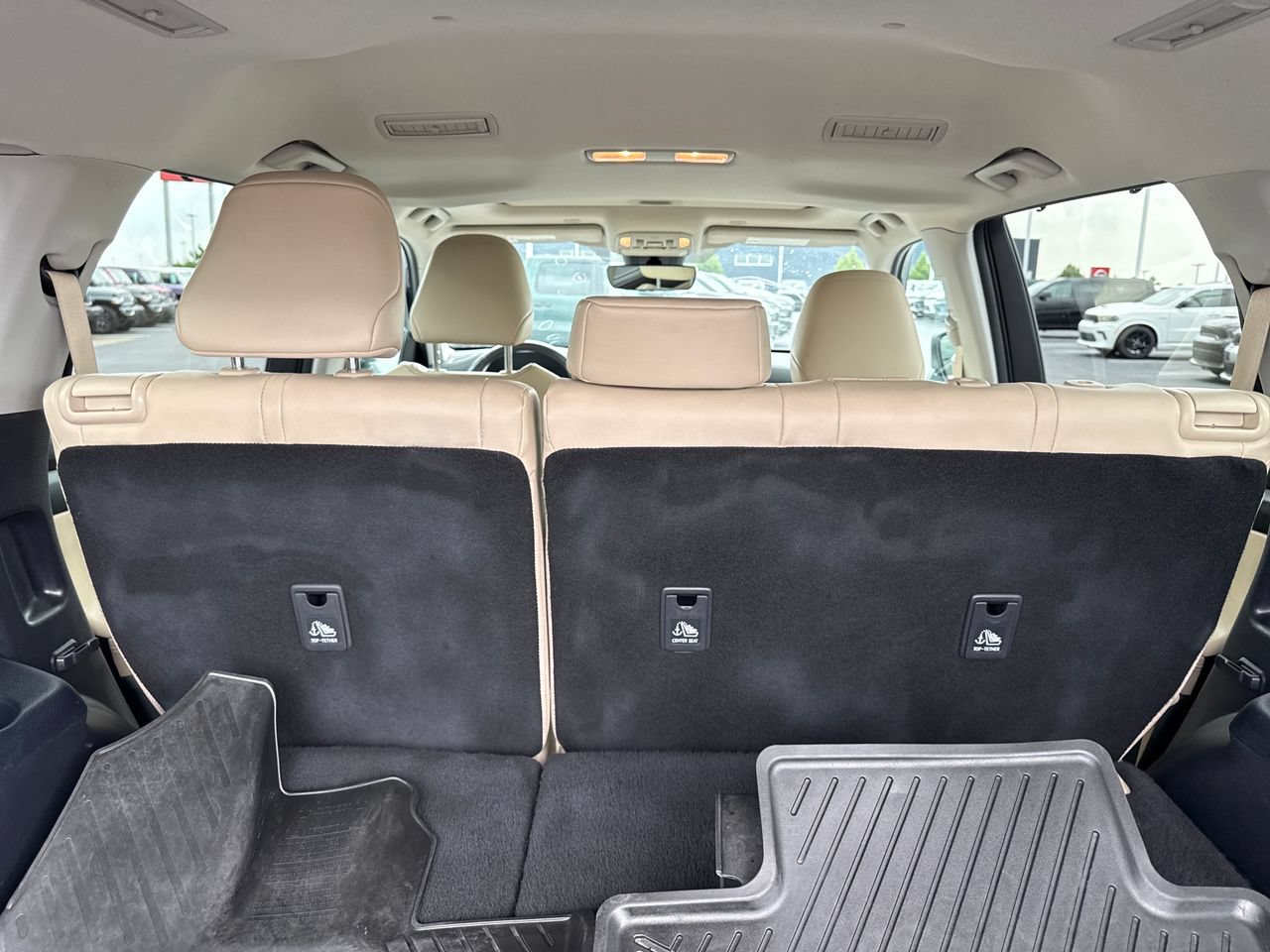Used 2023 Toyota Highlander XLE AWD/4WD image 10