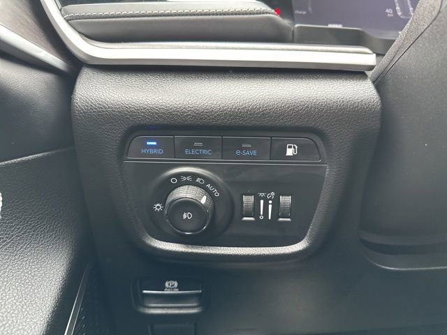 Used 2022 Jeep Grand Cherokee Limited 4xe w/ Luxury Tech Group II image 25