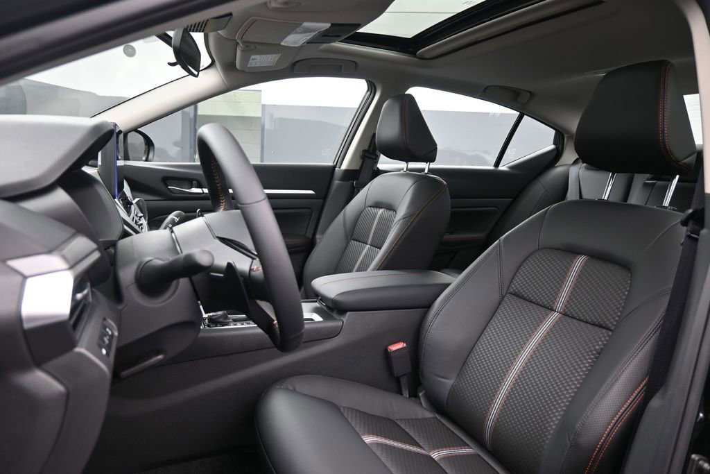 New 2026 Nissan Altima 2.5 SR FWD image 11