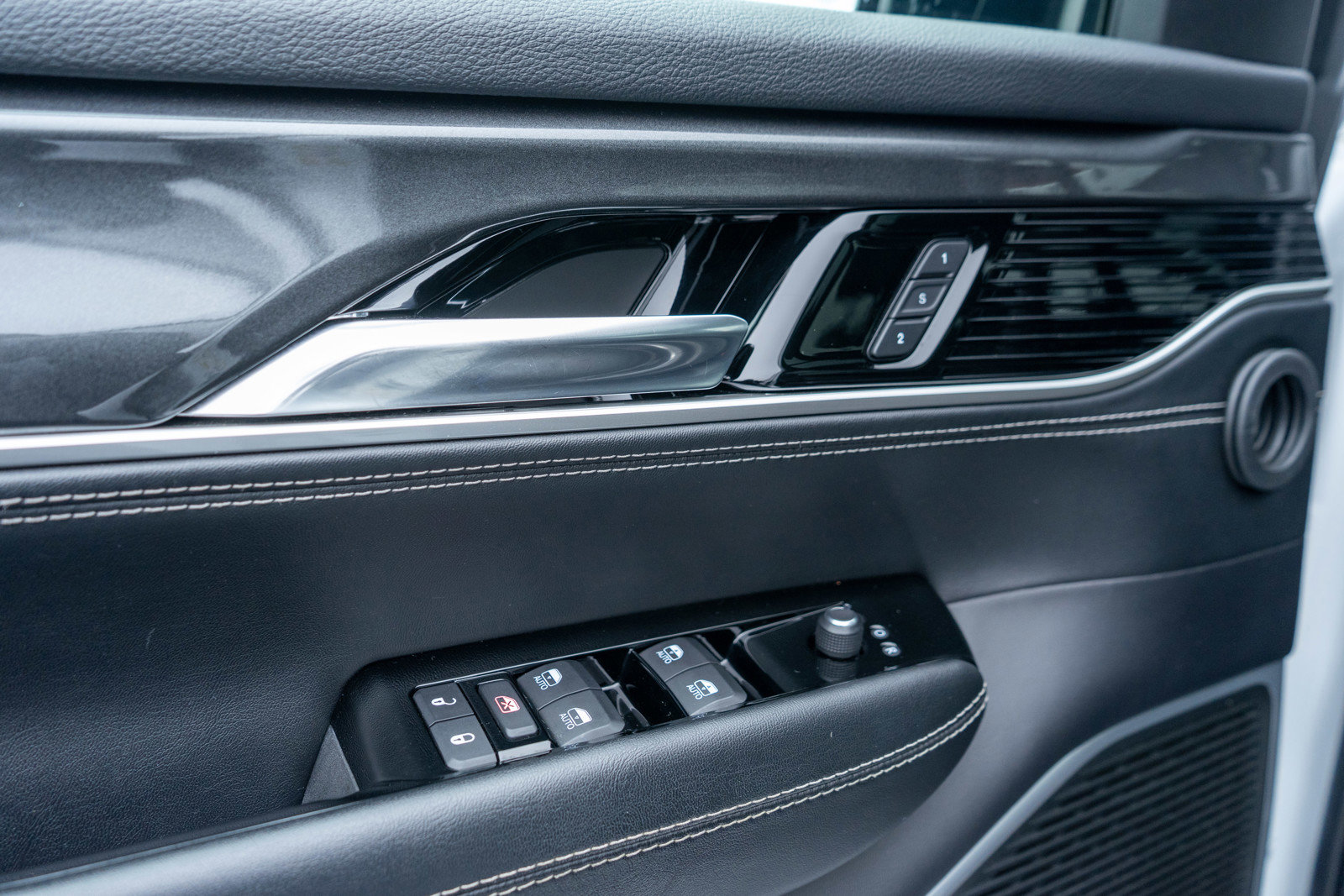 Used 2022 Jeep Wagoneer Series I w/ Premium Group I image 15