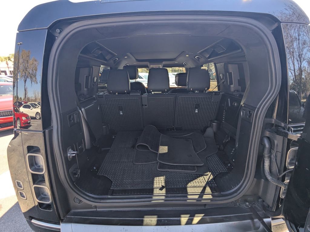Used 2021 Land Rover Defender 110 X image 25