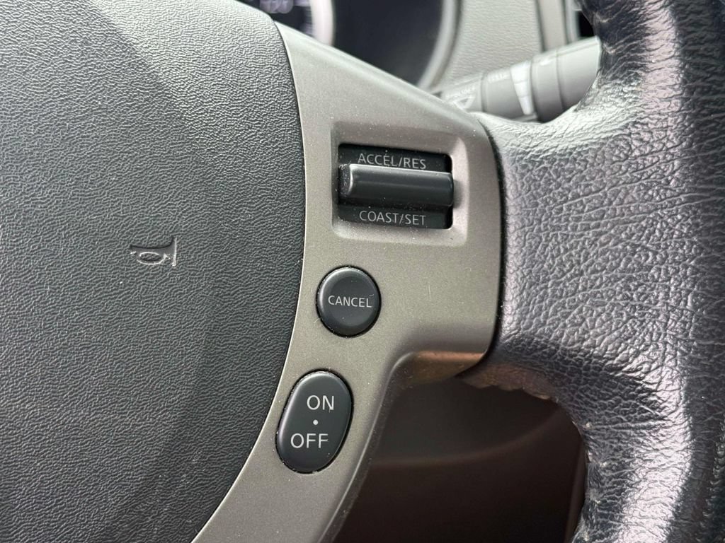 Used 2012 Nissan Sentra 2.0 SR w/ Special Edition Pkg FWD image 17