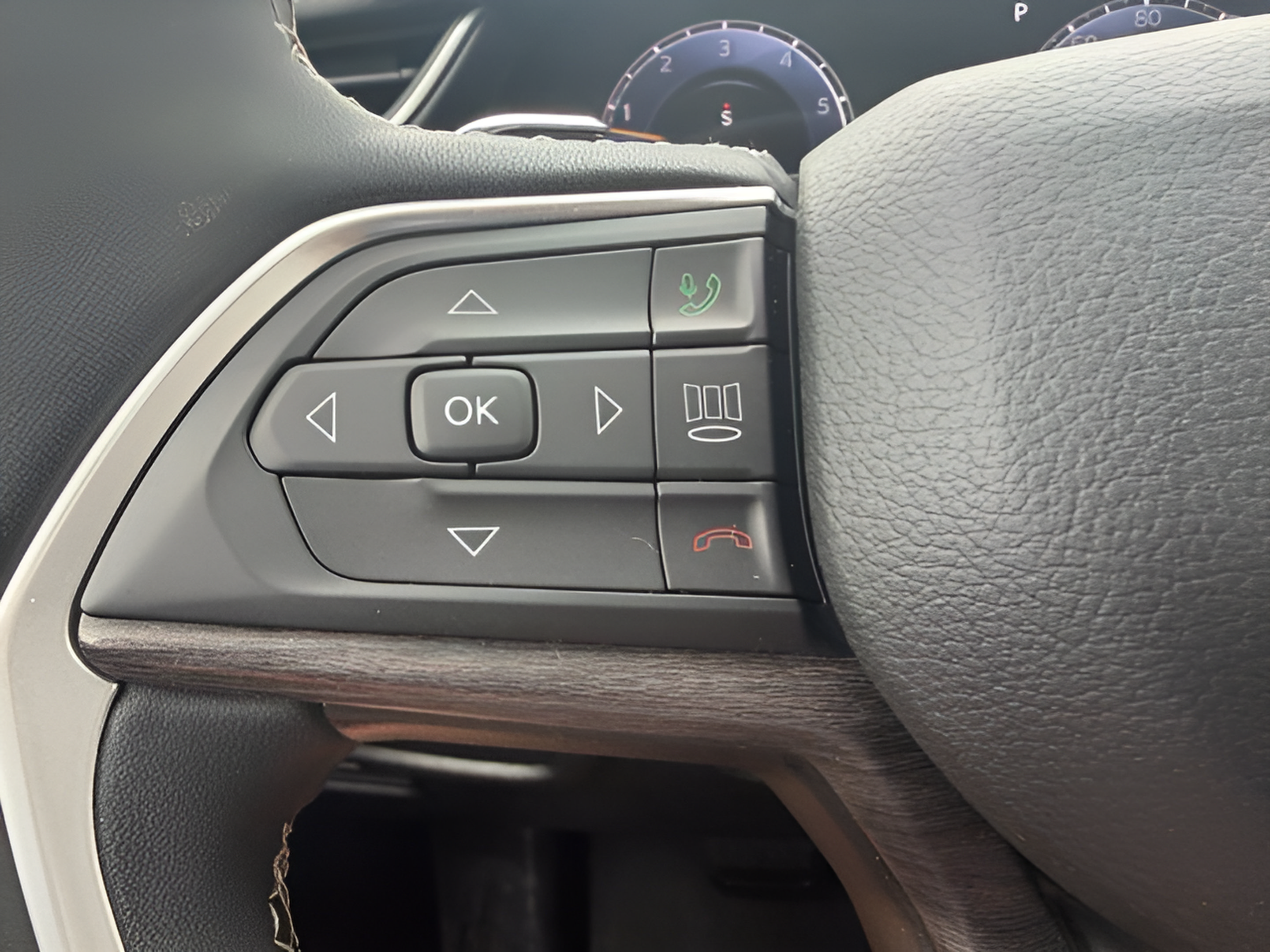 Used 2023 Jeep Grand Cherokee L Limited AWD/4WD image 14