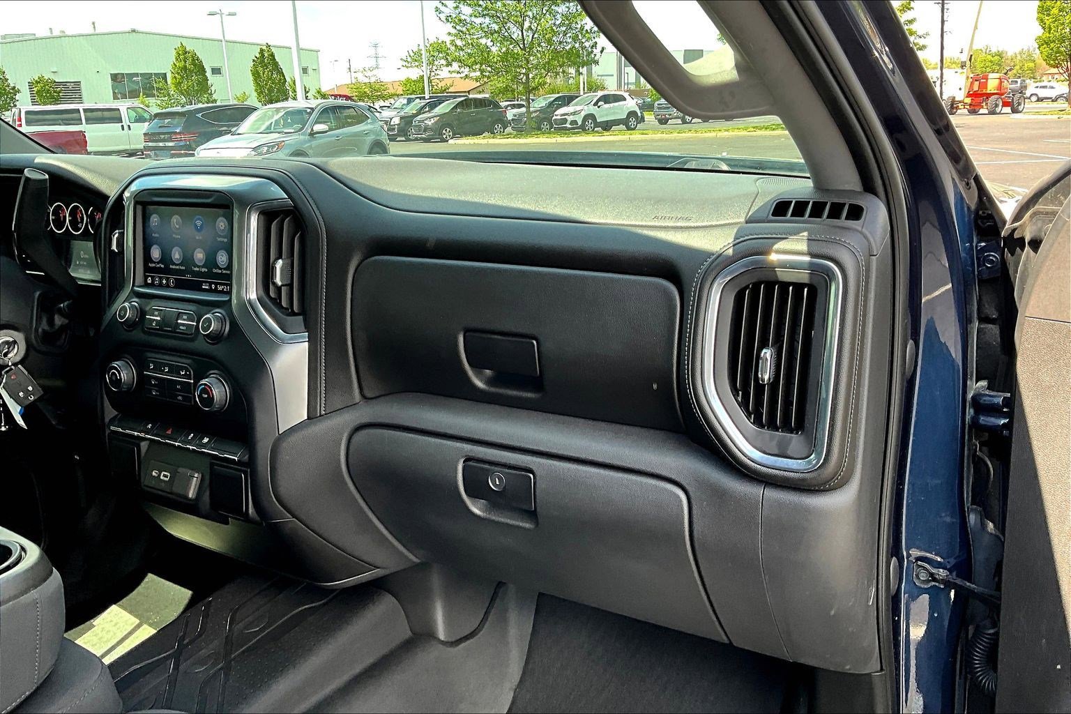 Used 2020 Chevrolet Silverado 1500 LT w/ LT Value Package AWD/4WD image 26