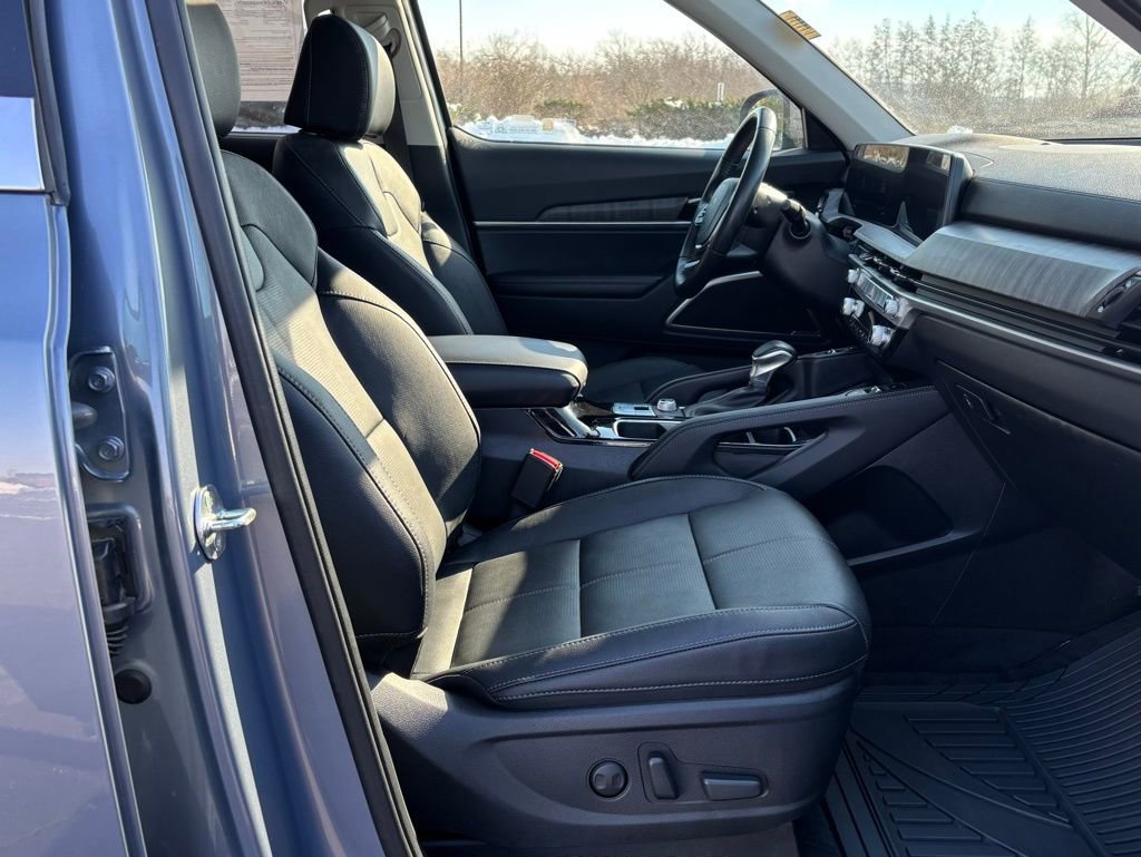 Used 2024 Kia Telluride EX w/ EX Captain's Chair Package image 28