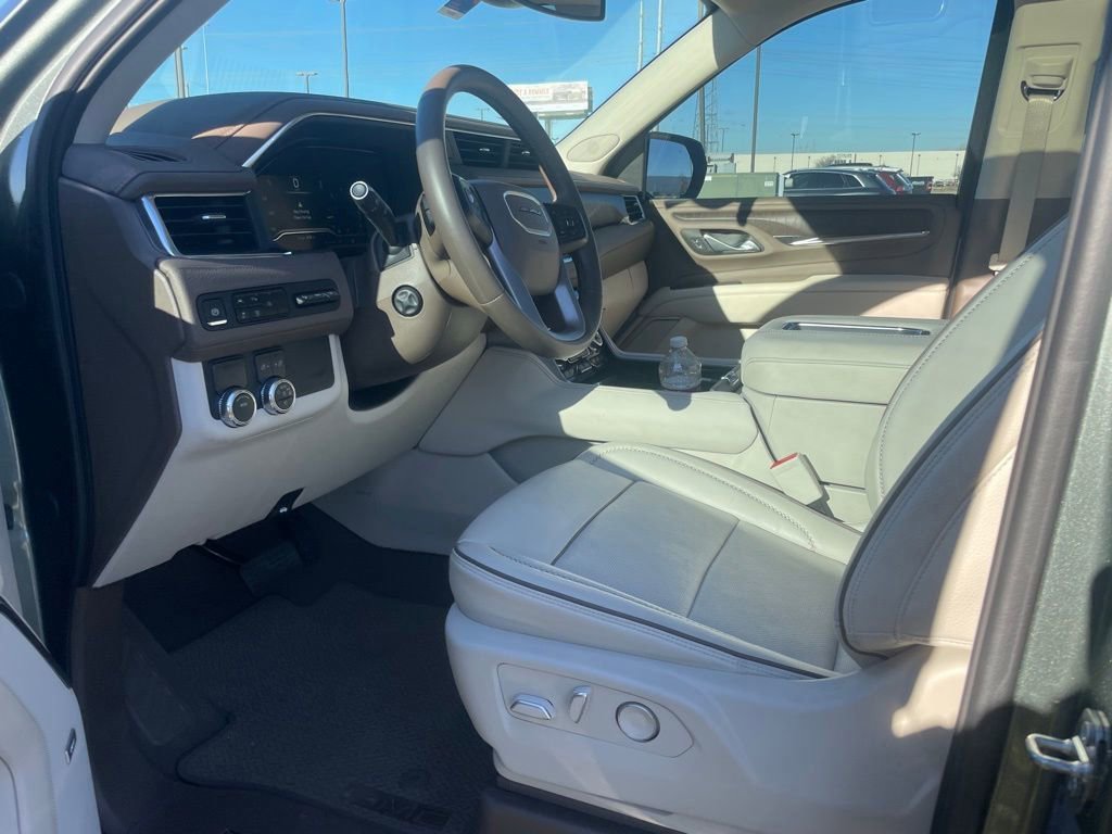 Used 2024 GMC Yukon Denali image 12