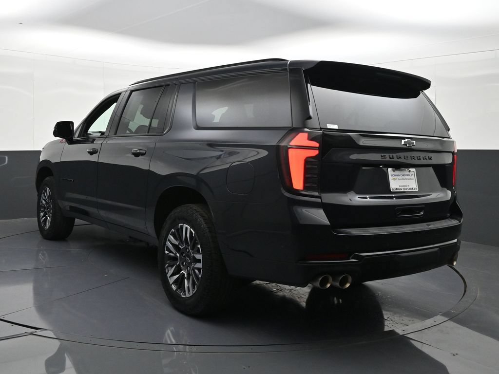 Used 2025 Chevrolet Suburban Z71 AWD/4WD image 3