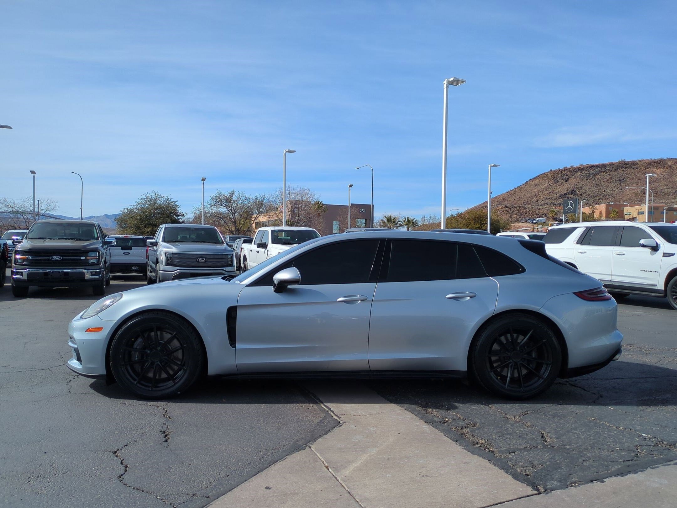 Used 2018 Porsche Panamera 4 image 7