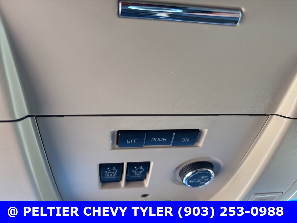 Used 2017 Chevrolet Suburban Premier image 18