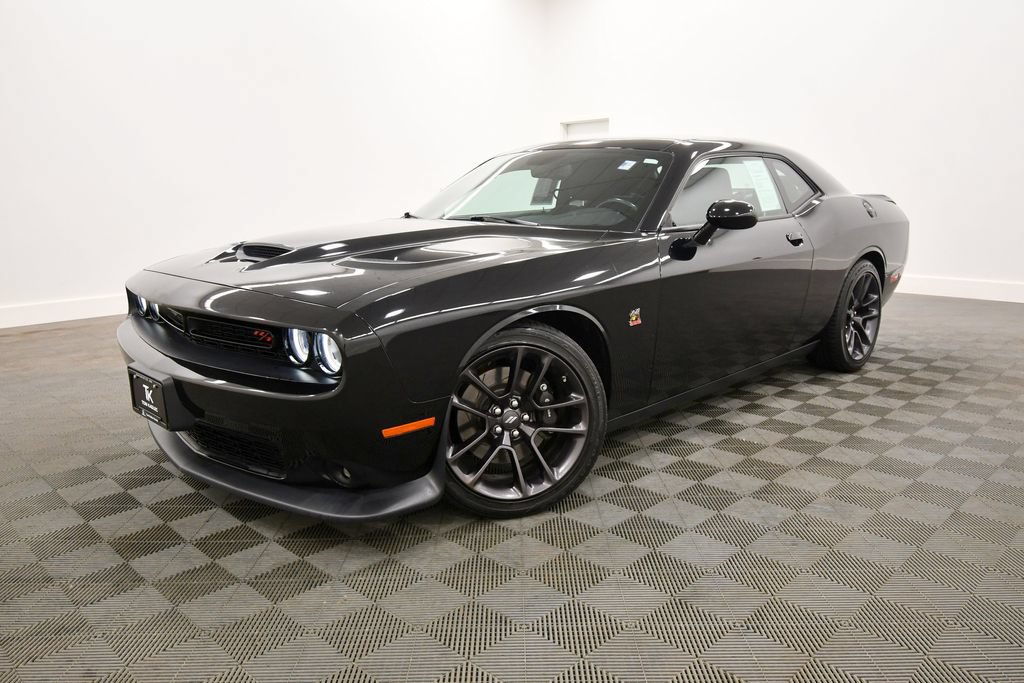 Used 2020 Dodge Challenger R/T Scat Pack RWD image 2
