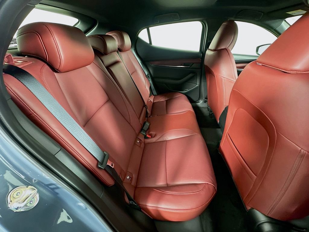 New 2026 MAZDA MAZDA3 Hatchback w/Premium Plus Pkg image 34