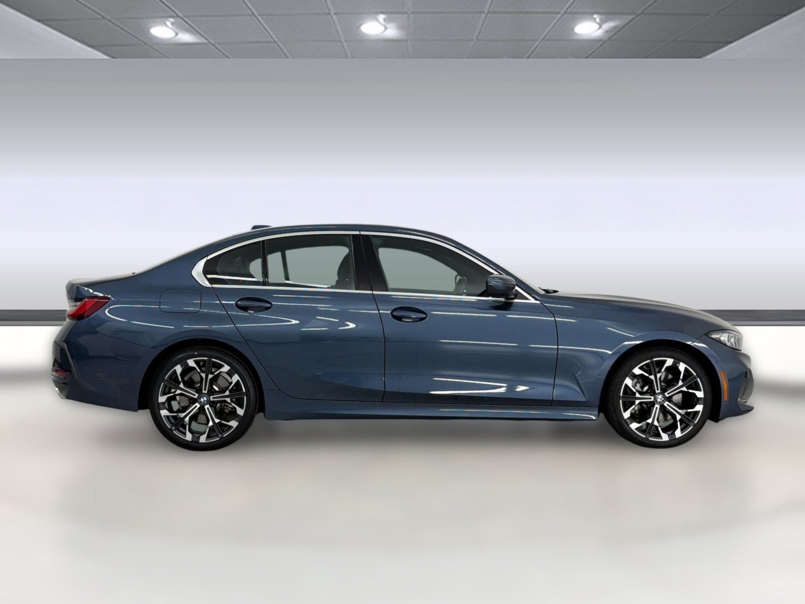 Certified 2025 BMW 330i Sedan RWD image 8