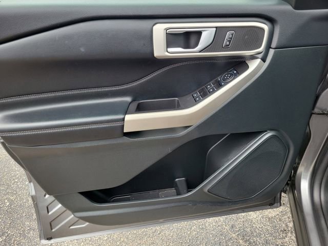 Used 2023 Ford Explorer XLT w/ Equipment Group 202A RWD image 17
