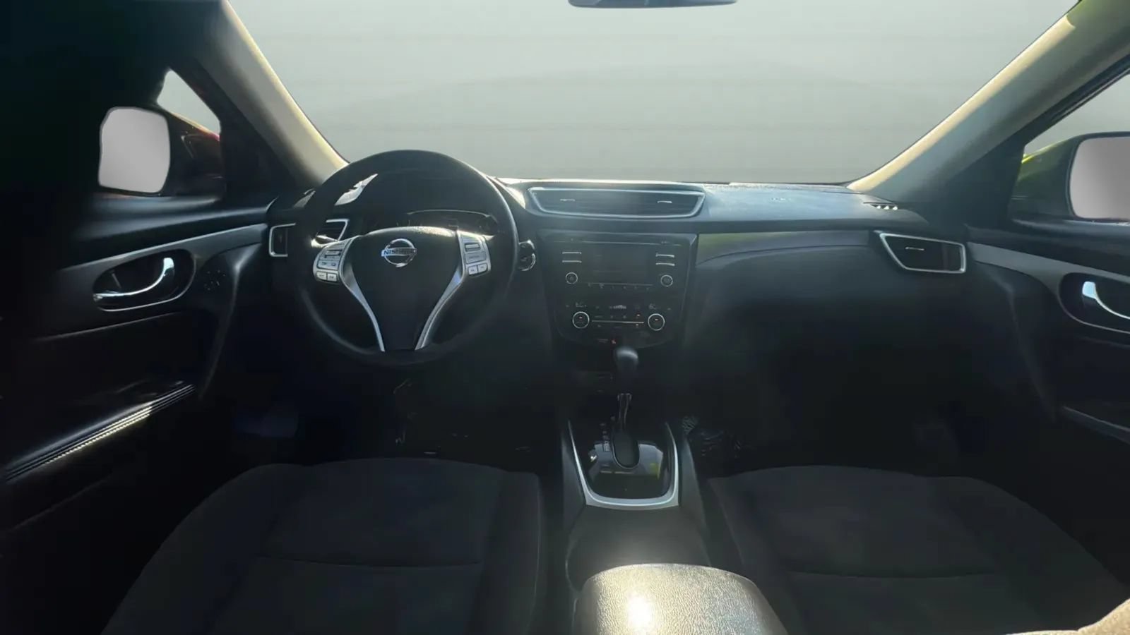 Used 2016 Nissan Rogue SV FWD image 17